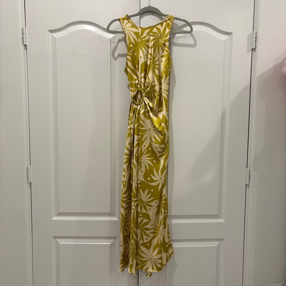 House of Harlow 1960 Dresses & Skirts - House of Harlow 1960 Gold and White Floral Maxi Dress